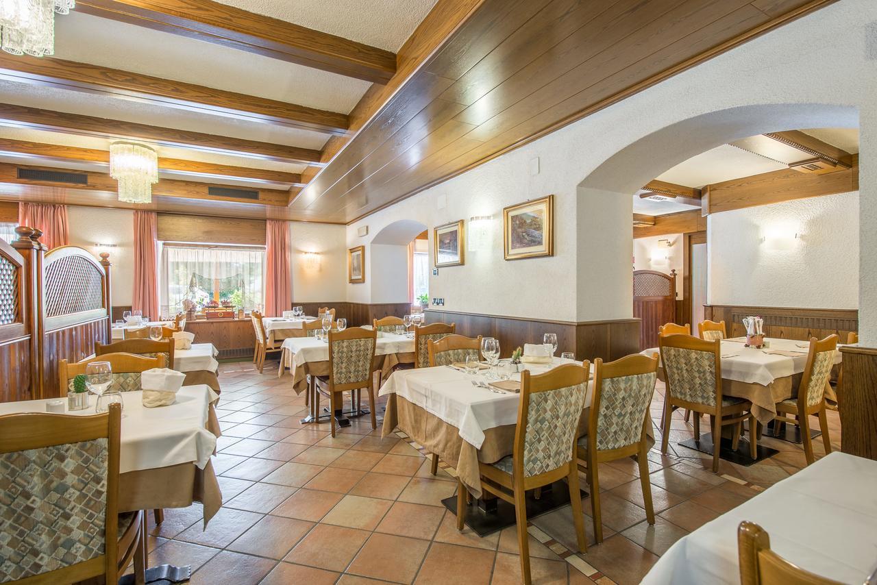 Al Pian Garni Hotel - B&B & Pizza Vattaro Exterior photo